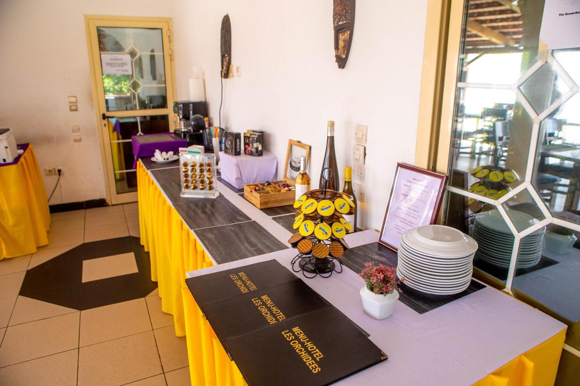 Hotel Les Orchidees โกโตนู ภายนอก รูปภาพ