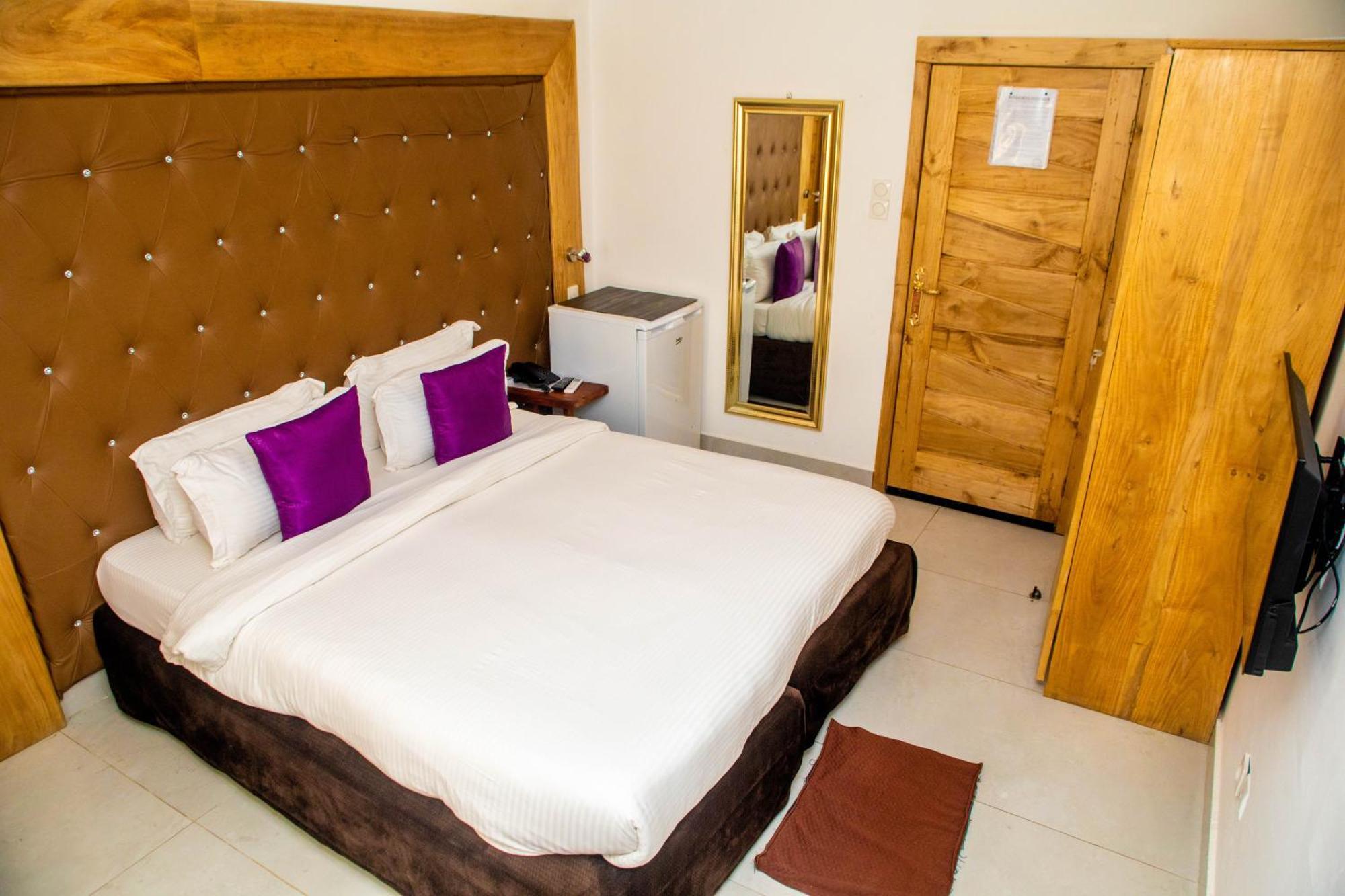 Hotel Les Orchidees โกโตนู ภายนอก รูปภาพ