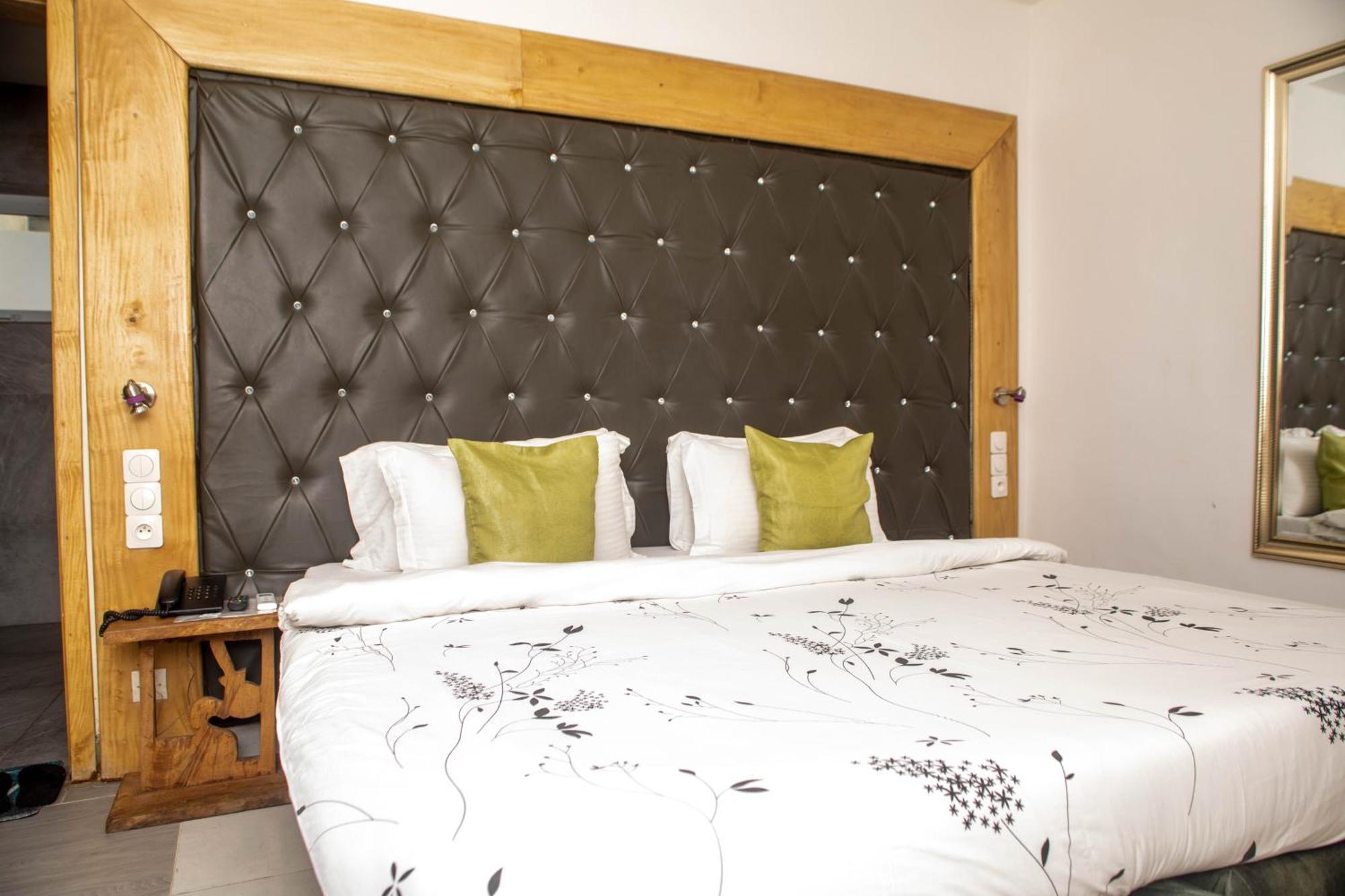 Hotel Les Orchidees โกโตนู ภายนอก รูปภาพ
